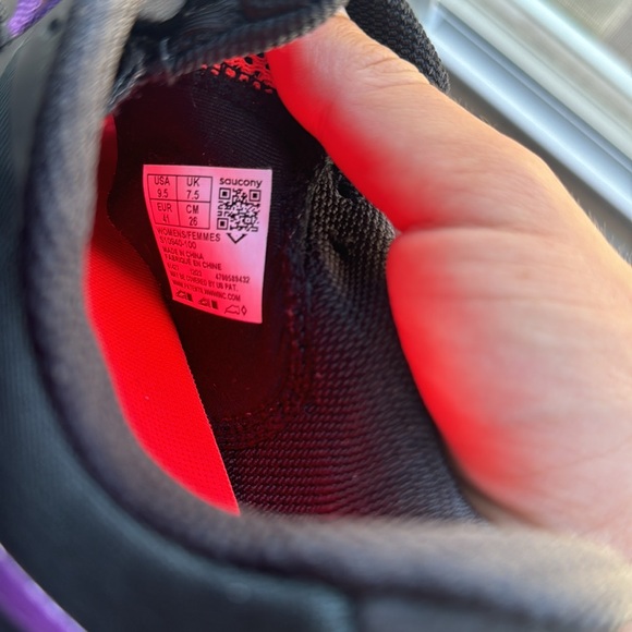 Women’s New Saucony sneakers - Picture 5 of 5